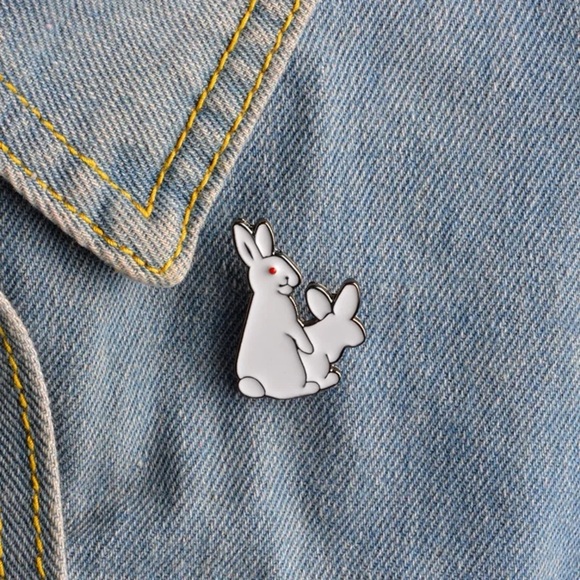 Sexy white Rabbit Enamel Pin - Funny Furry Bunny Brooch - Picture 2 of 8